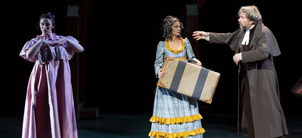 Arturo Cirillo porta sul palco del Teatro sociale la prima versione teatrale italiana di Orgoglio e pregiudizio''